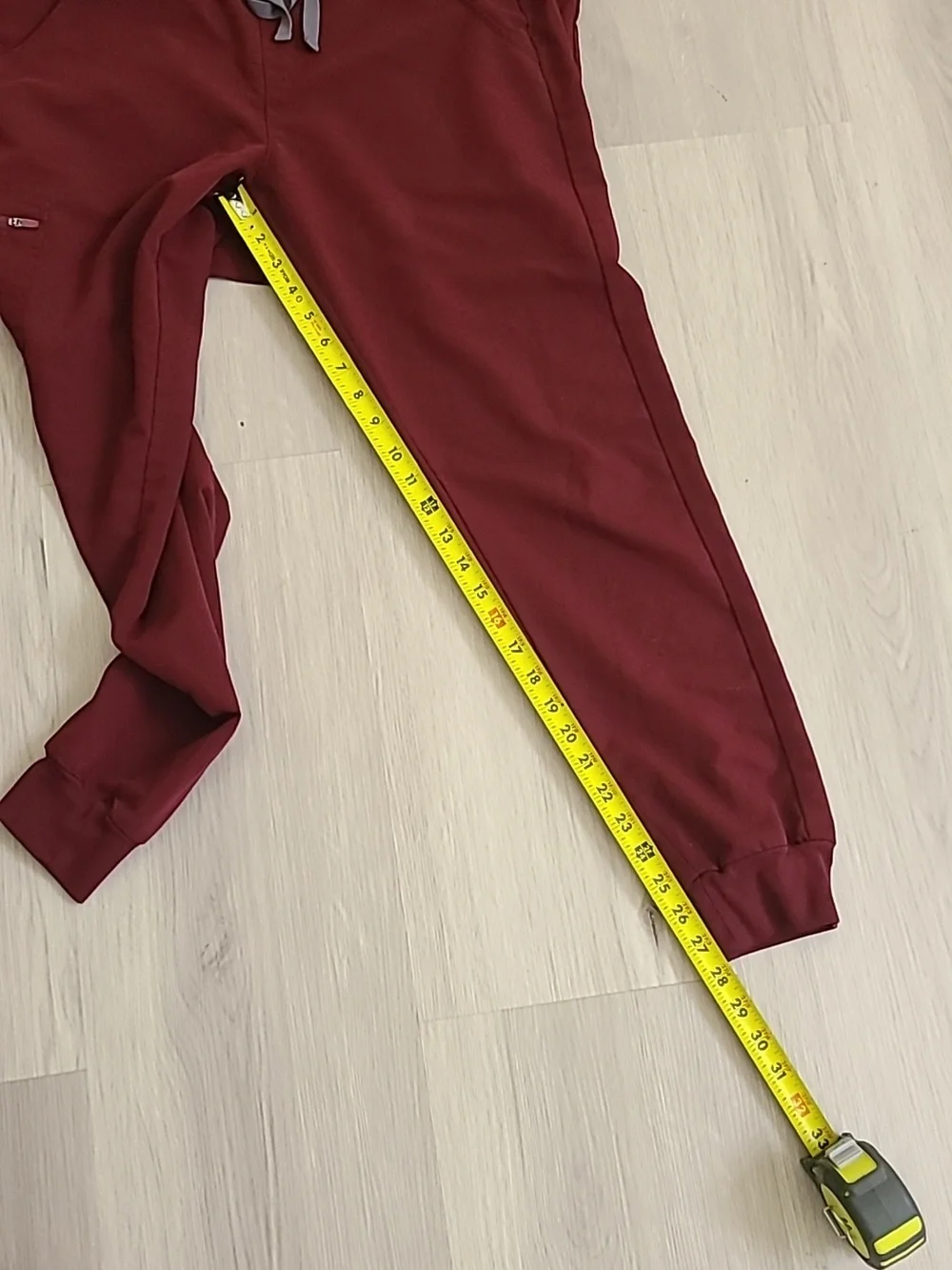 Figs Technical Burgundy Zamora Jogger Catarina Top Medium Womens Nurse - Picture 8 of 9